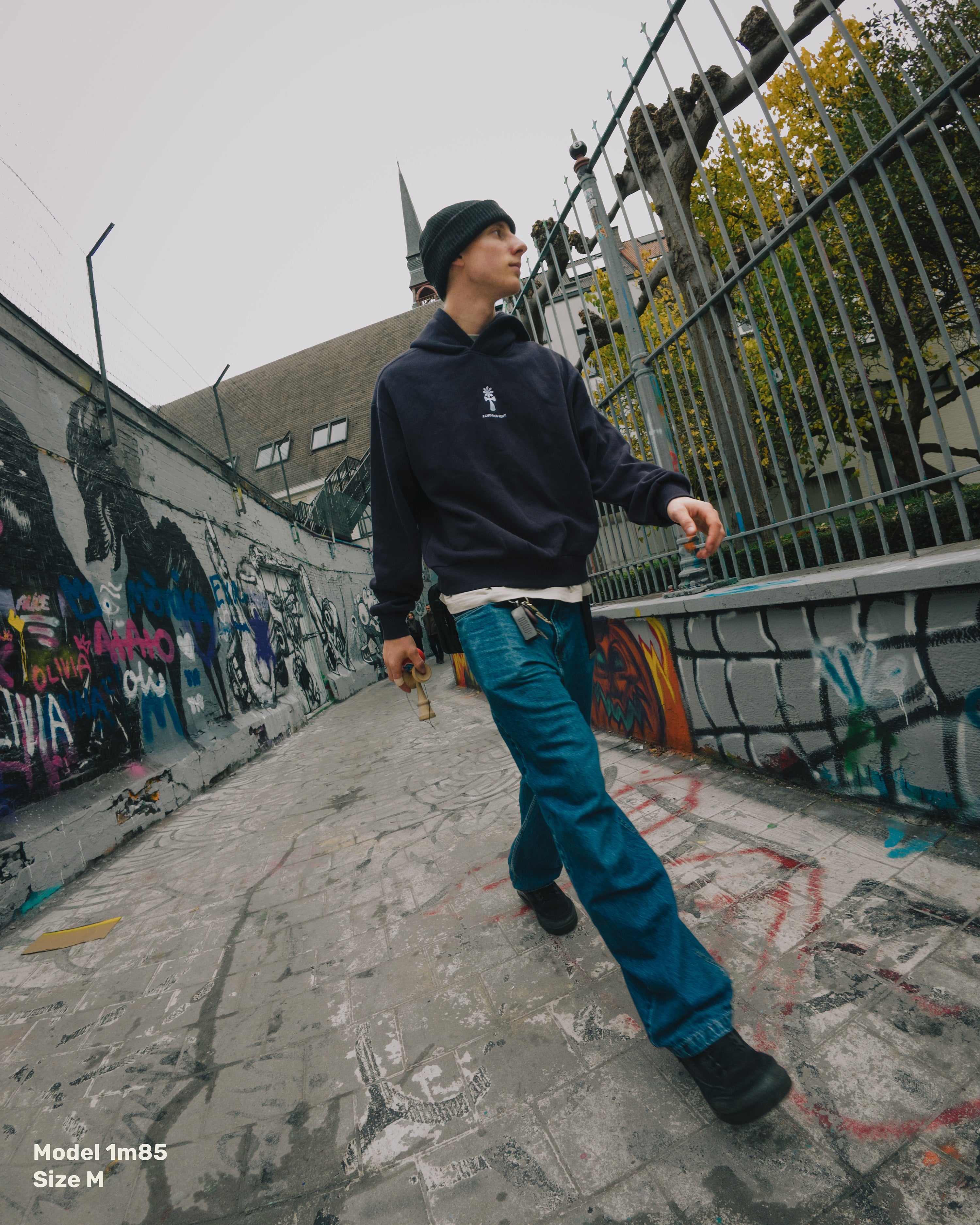 Kendama Gent Boxy Hoodie